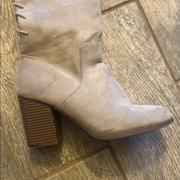 Boots - Picture 2 of 6